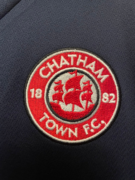 Robinson signs on at the Chats