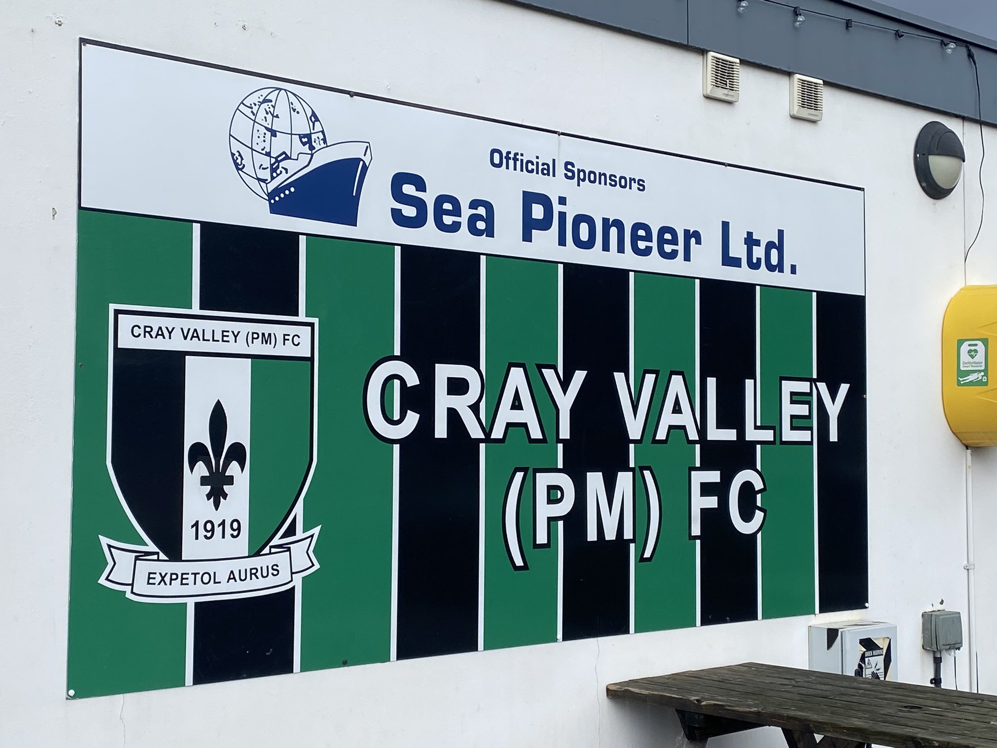 Chamberlain and Gordon move into the Valley