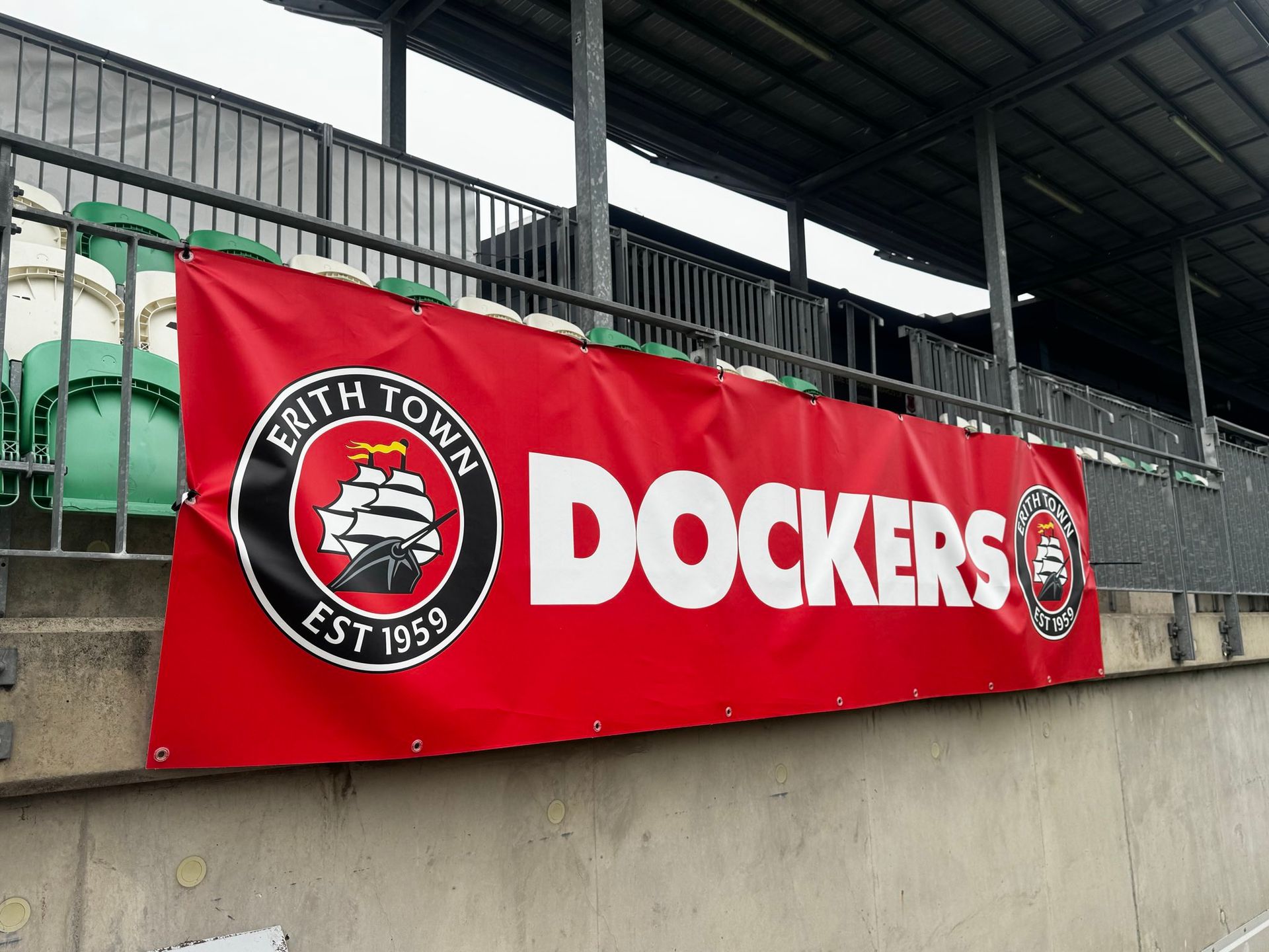 Lewis moves in at the Dockers