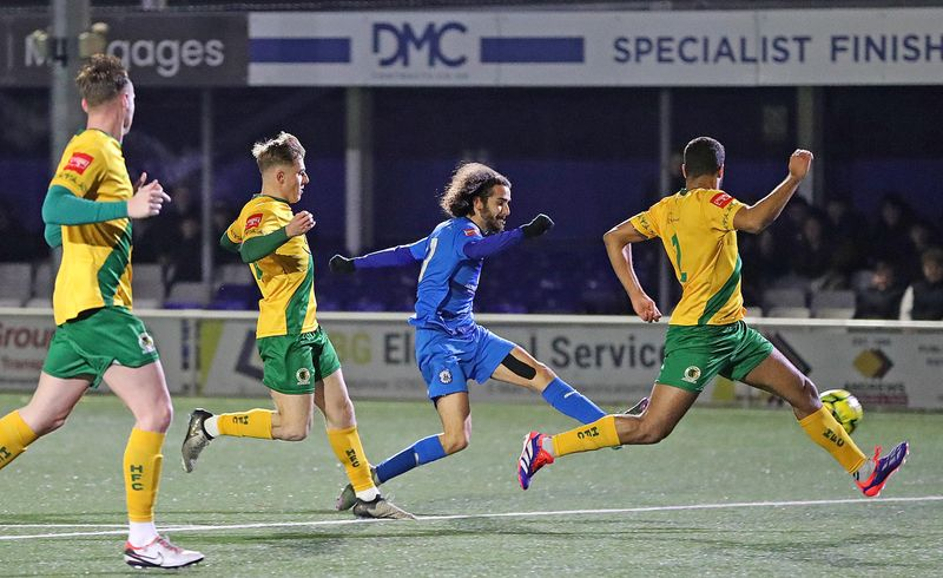 Blues come from behind to down the Hornets