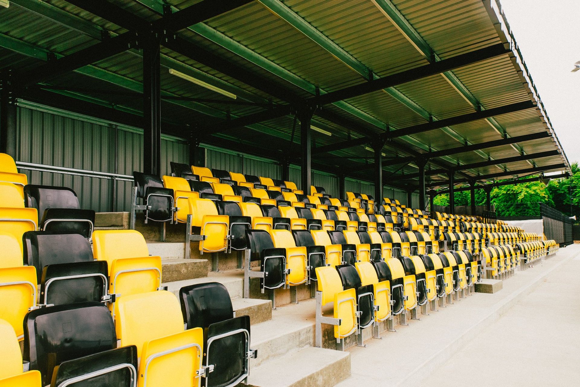 Bello swaps Sutton for Wands