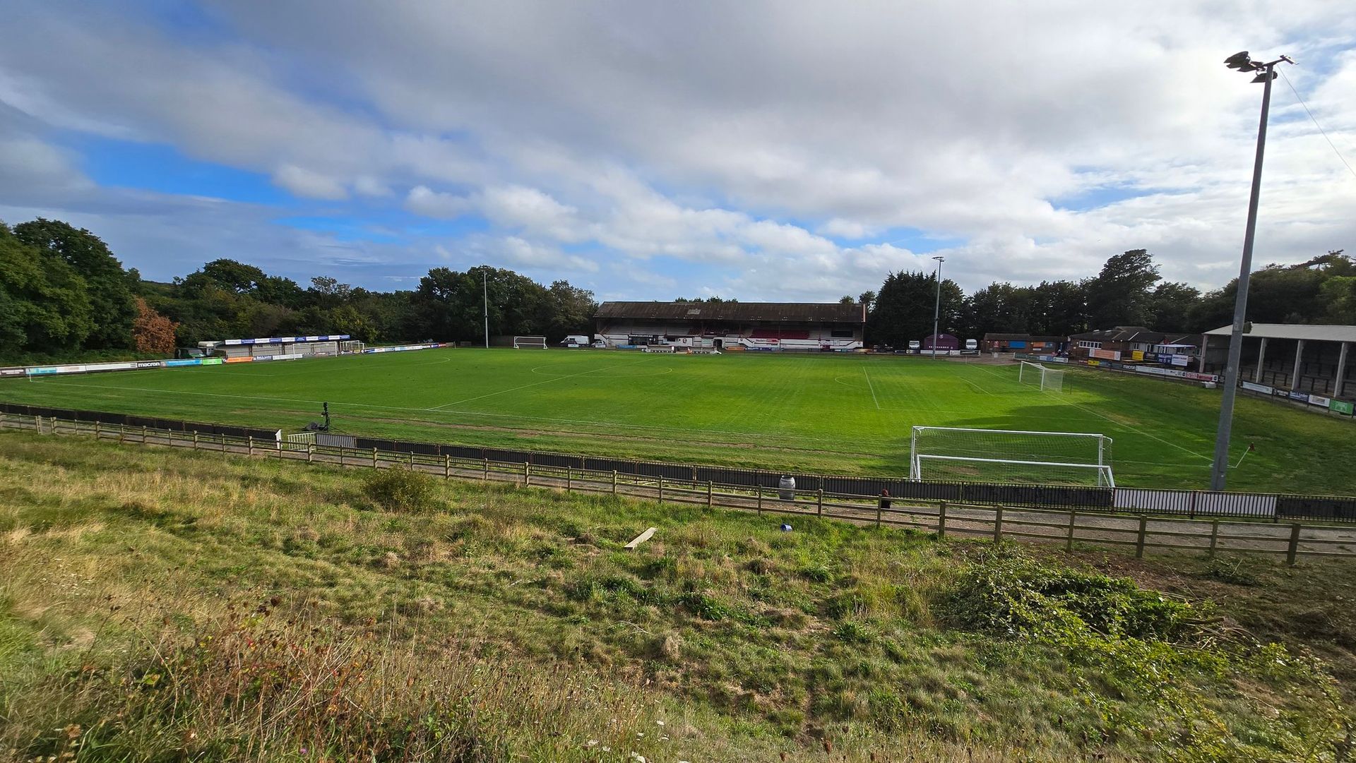 Hastings introduce two debutants in victory