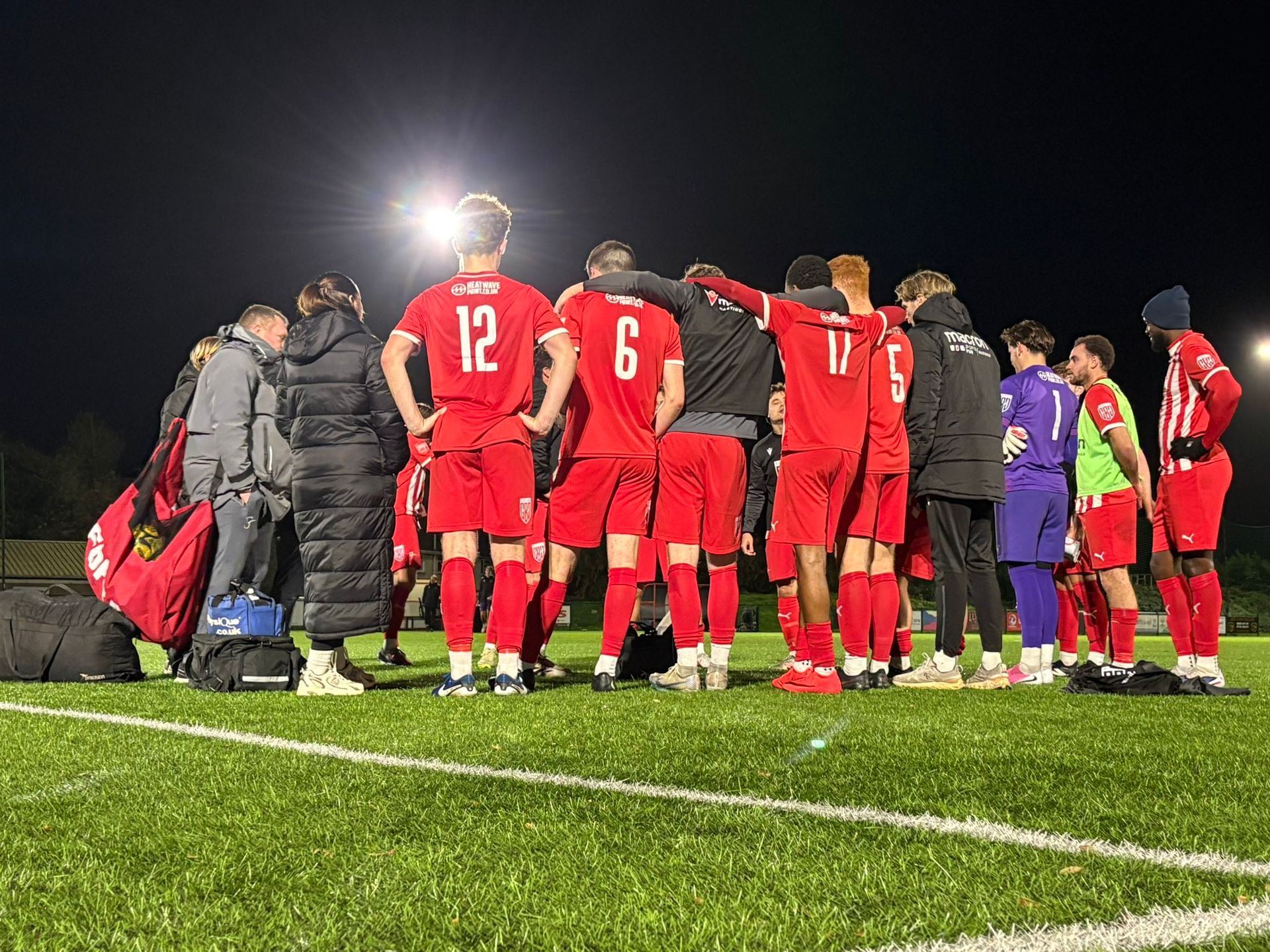 Sparks and Lilywhites keep up the pressure at the top