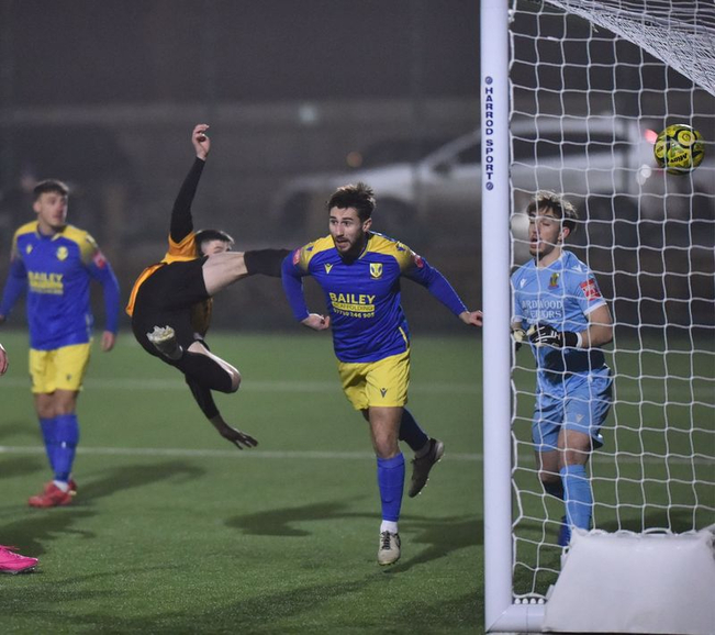 Brickies close the gap to two points