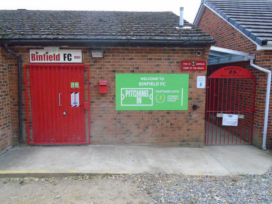 A big night in Binfield…but not for the Moles!