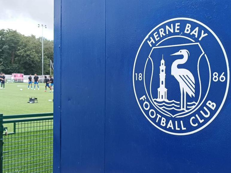 Bay boss bows out